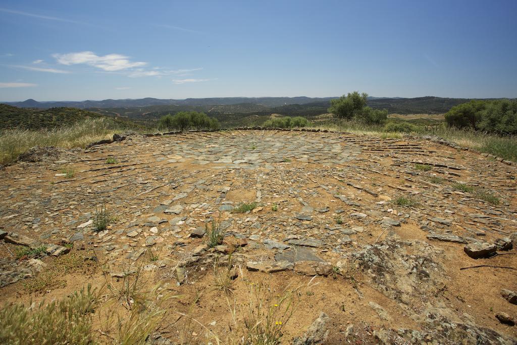 Las Tobas Higuera De La Sierra  Eksteriør billede
